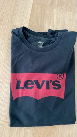 T-Shirt Levi's Originale, Taglia S/M - Ottime Condizioni!