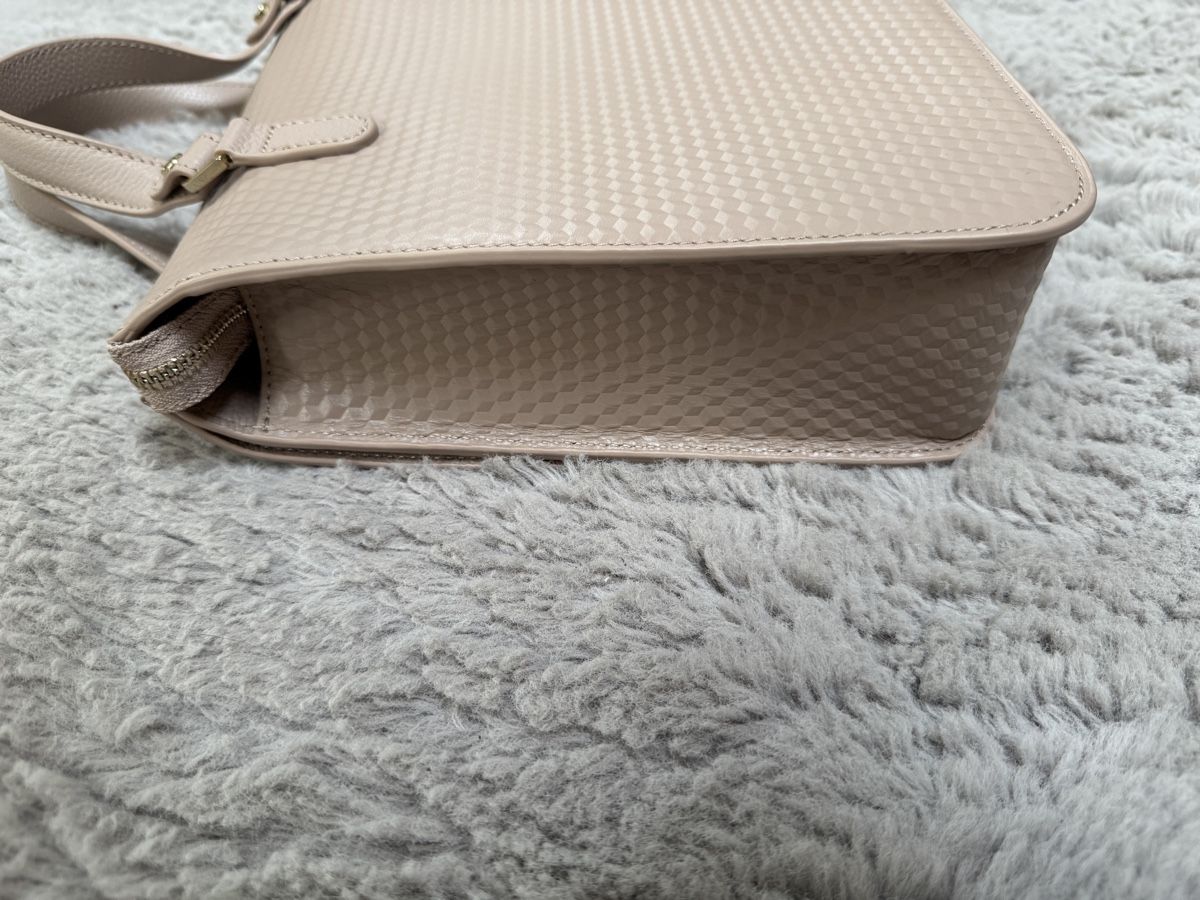 Aigner Borse da donna: Neue Agner Handtasche Beige Modell Pina – Nuovo e nell'imballaggio originale da Aesch BL venduto da comven 4