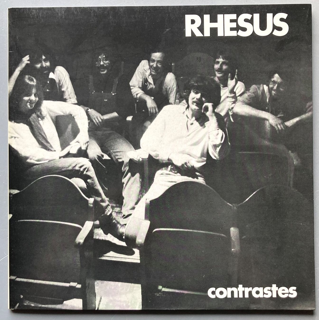 Dischi in vinile: RHESUS - CONTRASTES – Usato da Poliez-Pittet venduto da Newtown-Records