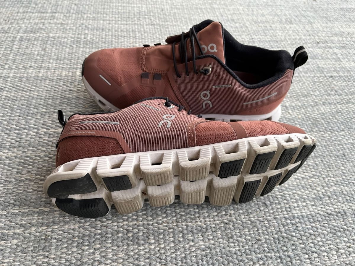 On Scarpe da donna: ON Cloud Damen Laufschuhe Grösse 38.5 – Usato da Langenthal venduto da Bella122 2