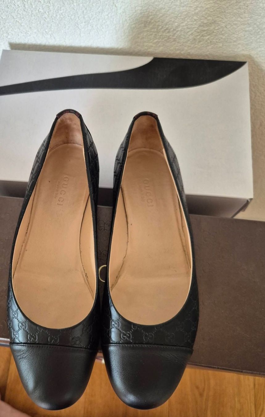Gucci Damenschuhe: Gucci Flats in schwarz – Neu (gemäss Beschreibung) aus Bottmingen von Plemenito 2