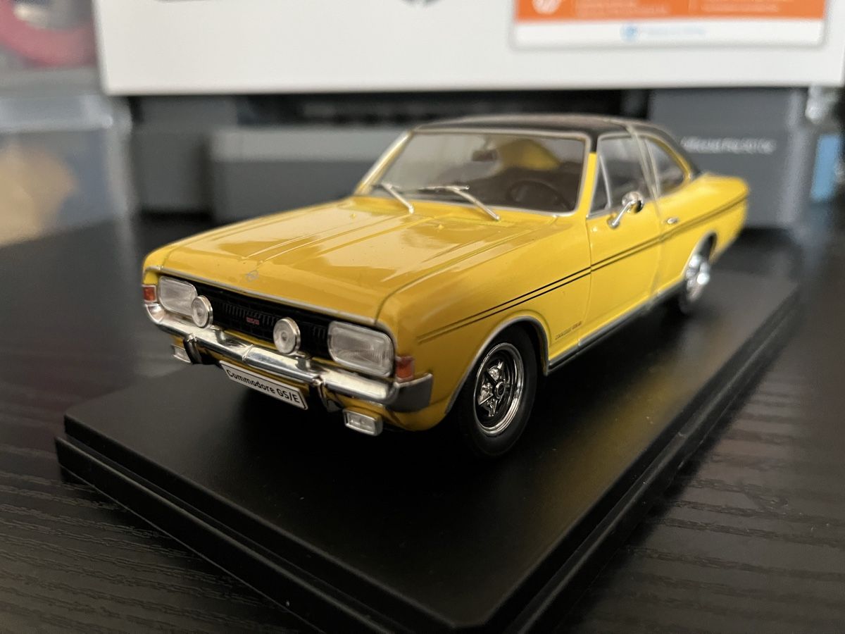 Opel Voitures modèles: Opel Commodore A Coupe. 1:24 – D'occasion à Rümlang par Papamoll4