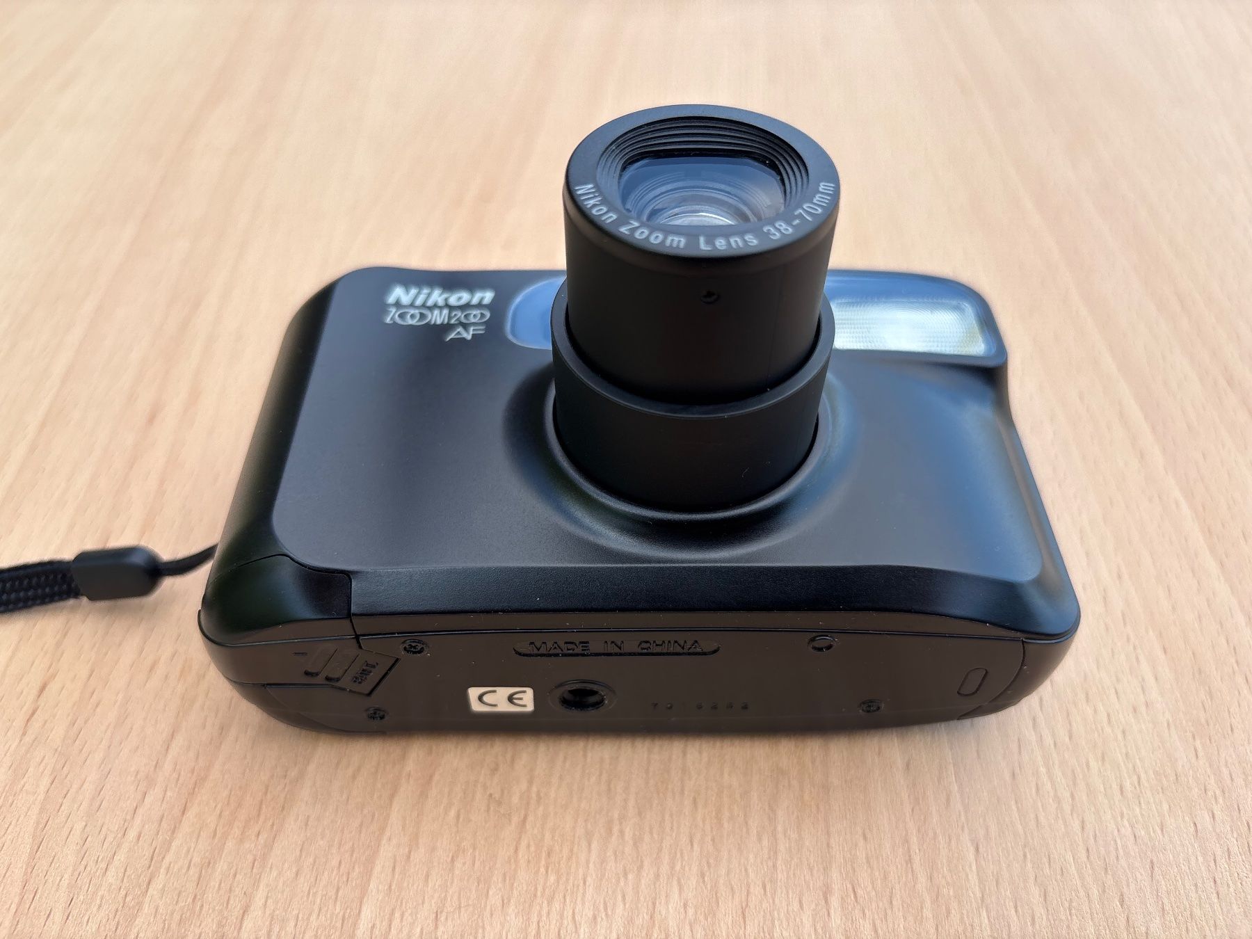 Nikon Fotocamera: Nikon Zoom 200 AF Kamera – Usato da Feldbach venduto da Olive1 6