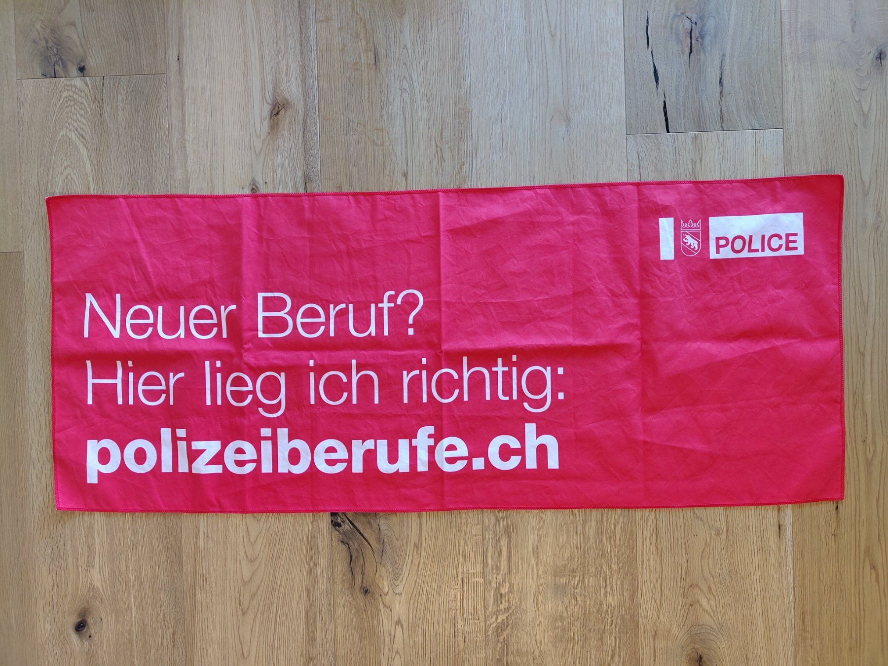 Teli da bagno: Sporttuch Polizei rot – Nuovo (secondo la descrizione) da Interlaken venduto da dmncmg