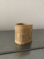 Stammes-Objekt mit Intarsien aus Knochen