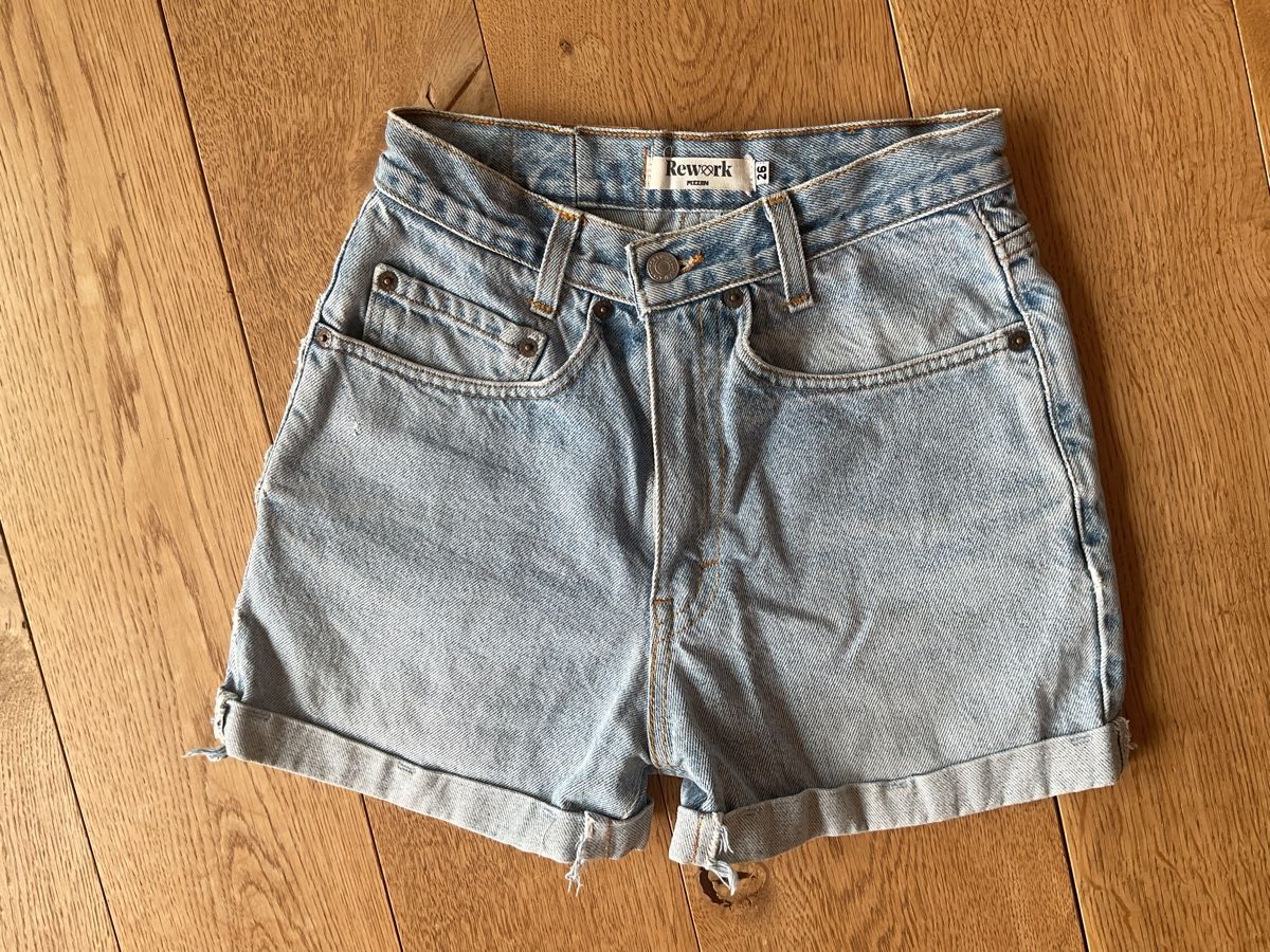 Levi's Jeans: Shorts – Usato da Burgdorf venduto da Kardamena17