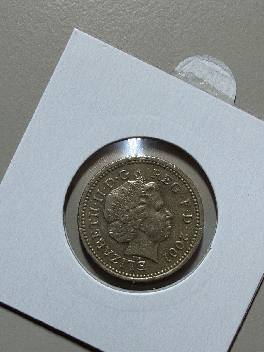 Alle Münzen: GB - 1 pound - 2001 - Croix Celtique  – Gebraucht aus Payerne von Mike1682 1