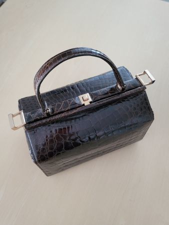 Kleine Koffertasche Reptil-Optik