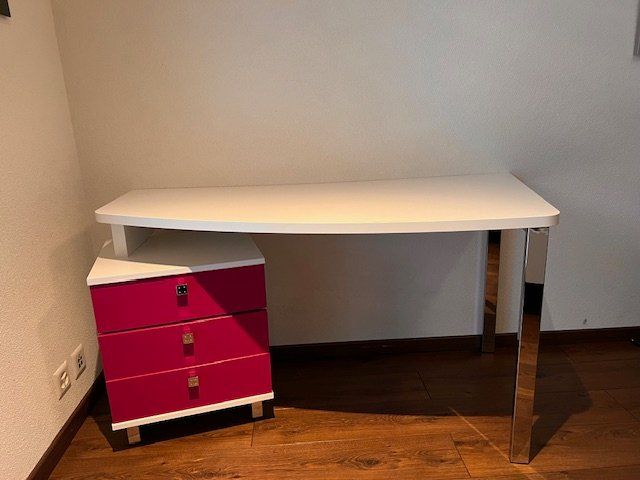 Schränke: Kleiderschrank, Kommode, Bett, Schreibtisch – Gebraucht aus Giebenach von florko01 5
