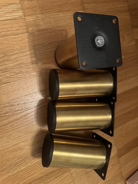 Autre mobilier: Möbelfüsse – D'occasion à Wetzikon ZH par chi_2lrk 1