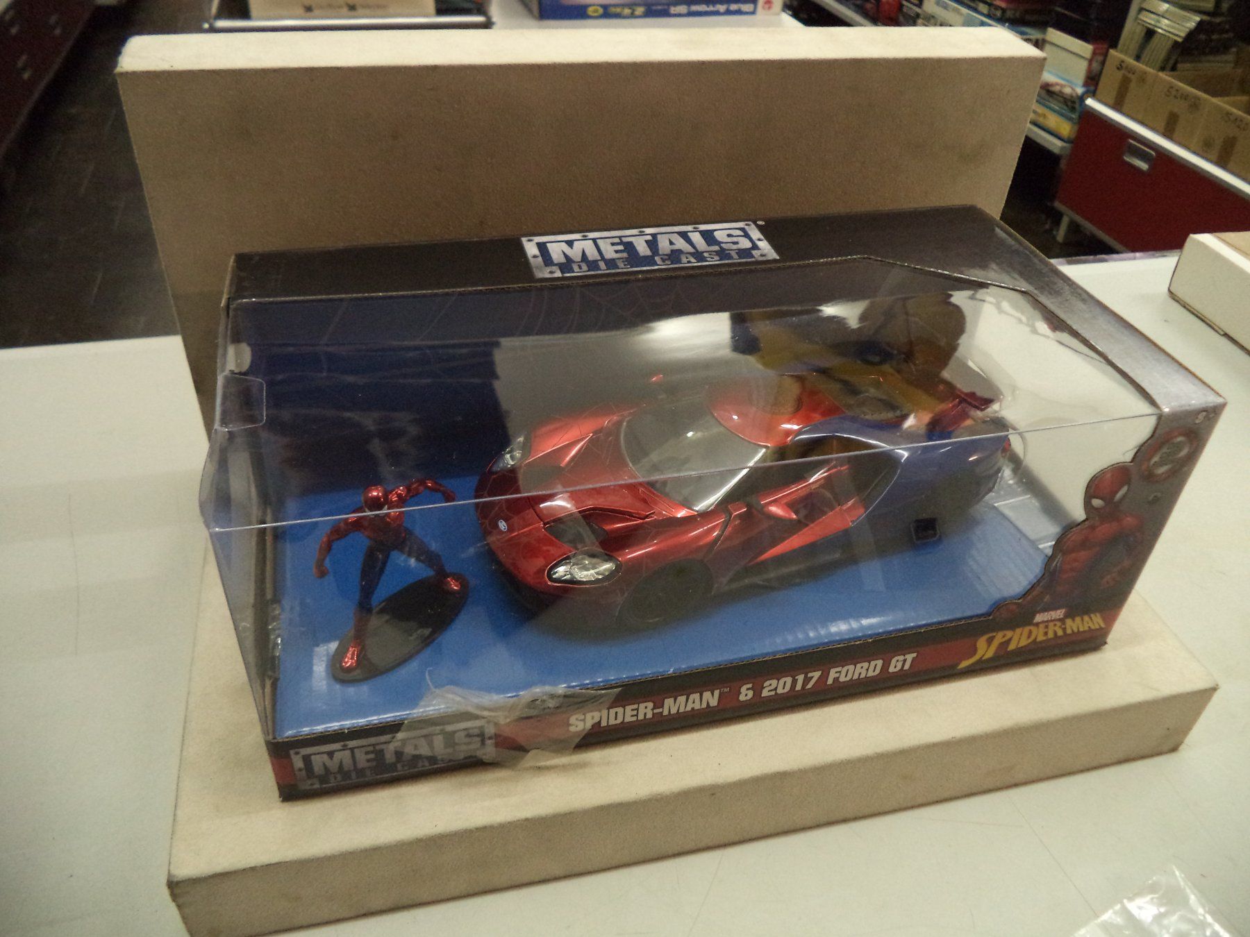 Ford Modellautos: SPIDER-MAN 6 2017 FORD GT mit Figur 1:24 – Neu und originalverpackt aus Rieden AG von Wirth03 5