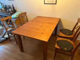 Esstisch aus Holz ausziehbar mit 4 Stühlen gebraucht