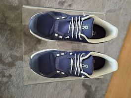ON City Schuh (Cloud 6 M Midnight) "....praktisch neu"