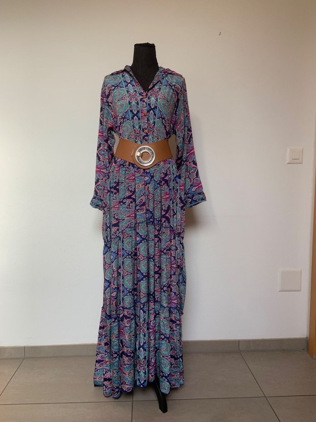 Vestiti: Boho Maxistufenkleid aus Seide – Nuovo (secondo la descrizione) da Sigriswil venduto da ck56