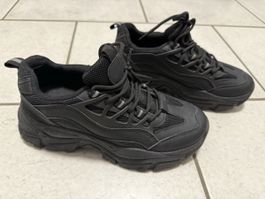 Schwarze Graceland Plateau-Sneaker Gr. 37 — Top Zustand 