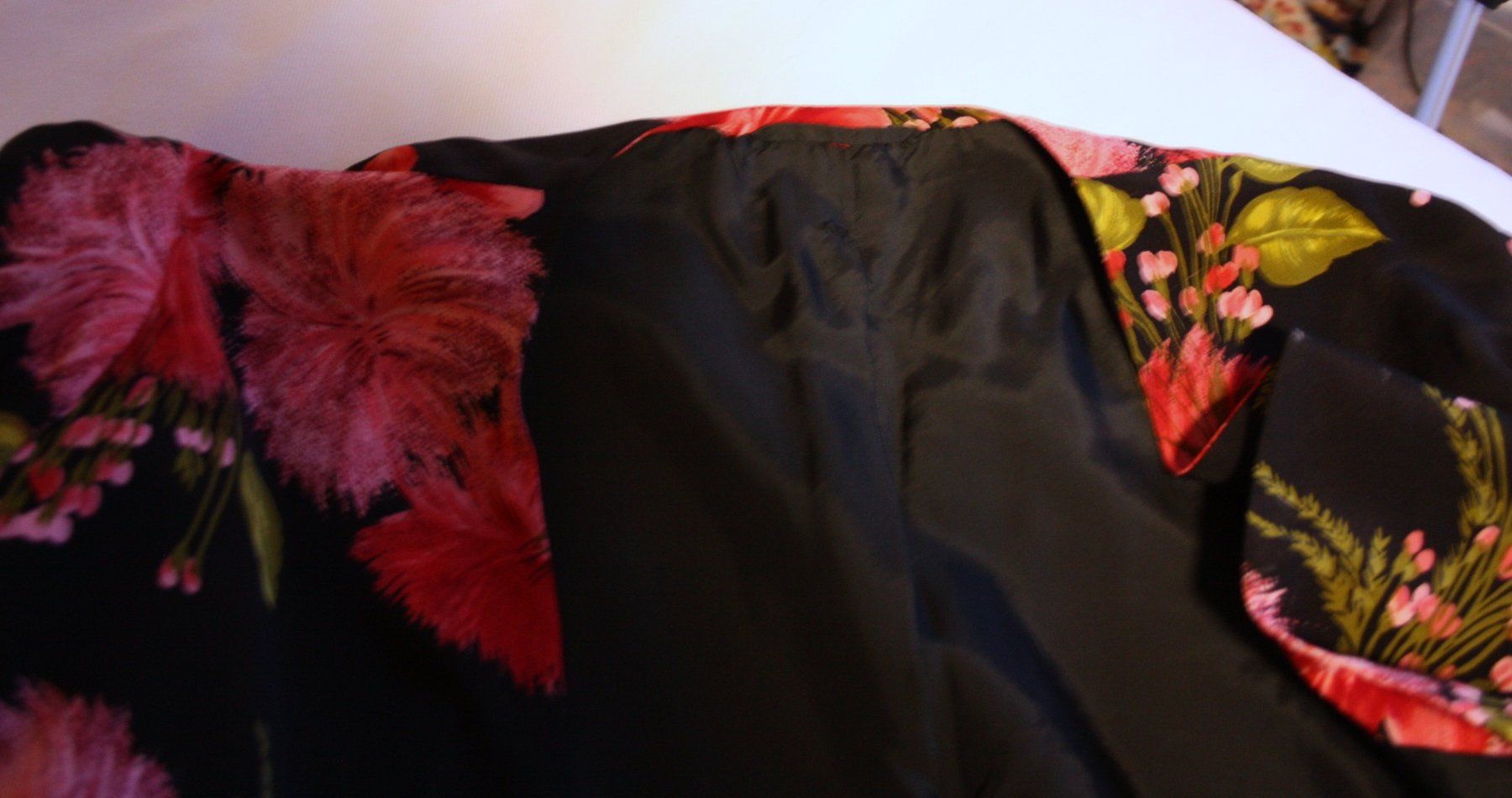 Camicette: Bolero schwarz-bunt Gr. M – Usato da Flüelen venduto da Diversicum-Vintage 4