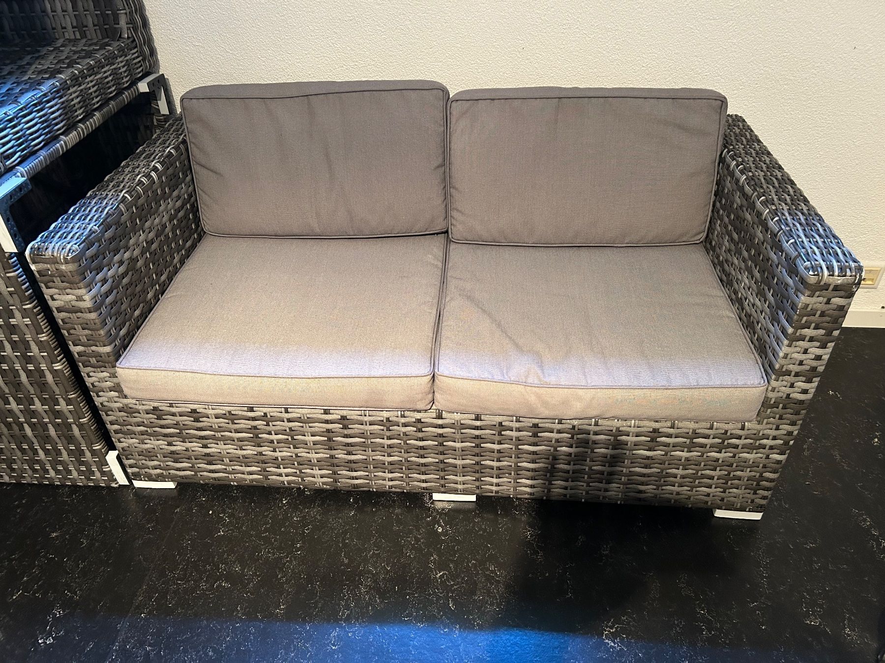 Sessel: Gartenlounge mit 2-er Sofa, 2 Einzelsesseln und einem Tisch – Gebraucht aus Brügg BE von Sidibus02