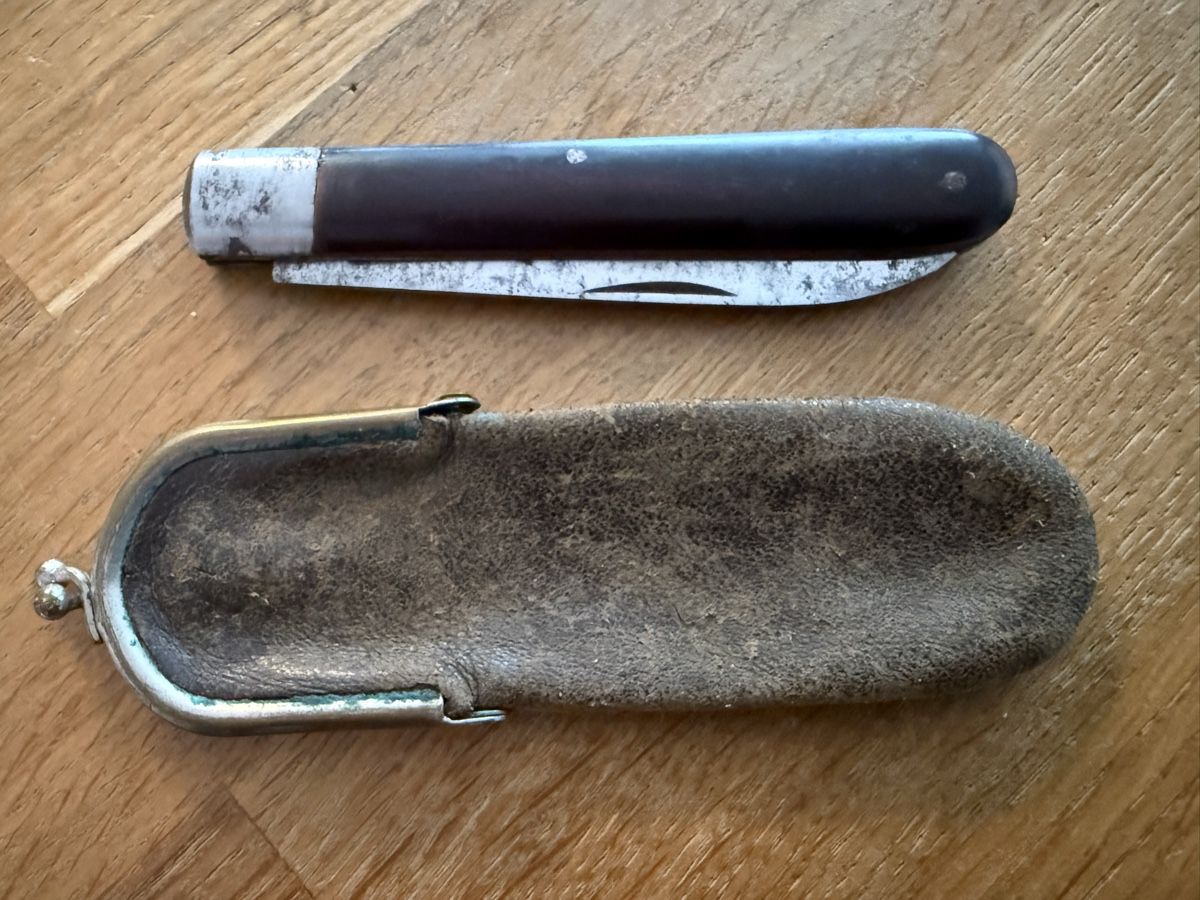 Solingen Couteaux de poche: Antikes Taschenmesser mit Ledertasche  – D'occasion à Goldach par Messerguru