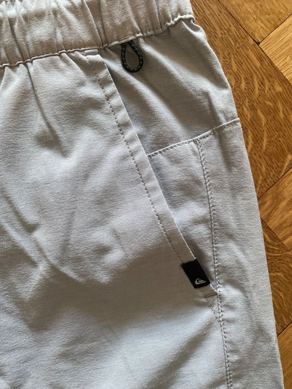 Quiksilver Pantaloni: Quiksilver Herren Sommer-Shorts – Usato da Bern venduto da mue_yhz5 1