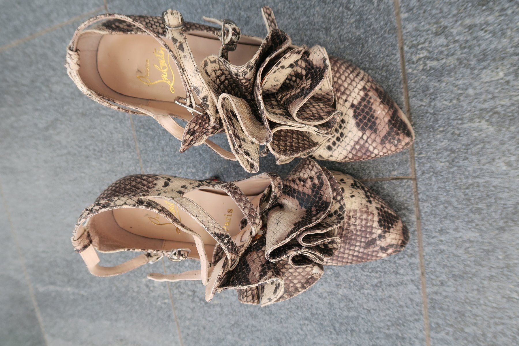 Christian Louboutin Damenschuhe: Schuhe Vintage, defekt, Gr. 40 – Defekt aus Strengelbach von lana40 3