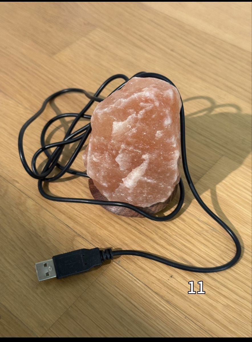 Lampade: Himalayan Salt Lamp, USB Powered. Cozy winter light! – Usato da Bern venduto da CH_secondhand