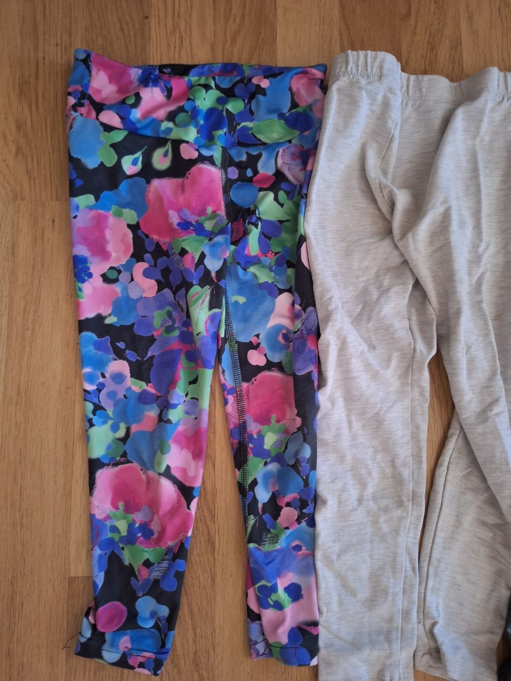 Lotti & Set di vestiti: 3 Hosen Gr. 128 – Usato da Stettlen venduto da CySpocy 1