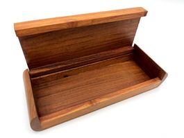 Schmucktruckli aus Holz mit Verzierung