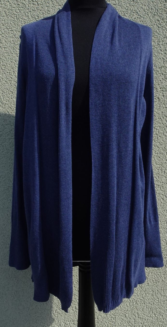 Repeat Jacken: Repeat Strickjacke blau Gr. 38 S lang – Gebraucht aus Winterthur von blumeblau77