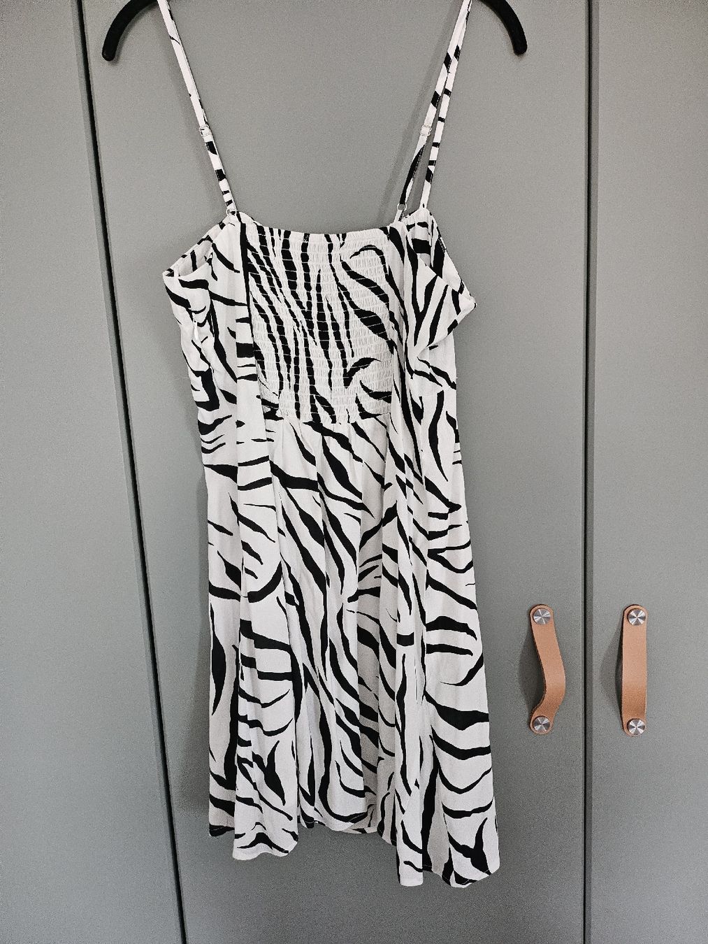 Bershka Vestiti: Robe zèbrée neuve – Nuovo e nell'imballaggio originale da La Tour-de-Peilz venduto da mar_2r26 2