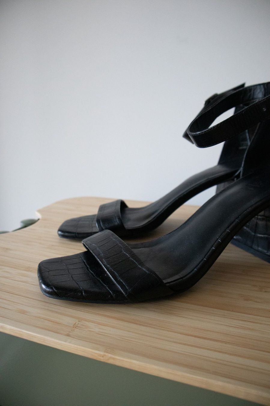 Scarpe da donna: Sandaletten mit Absatz von ZIGN, Grösse 39 – Usato da Fislisbach venduto da AllyElgorb 2