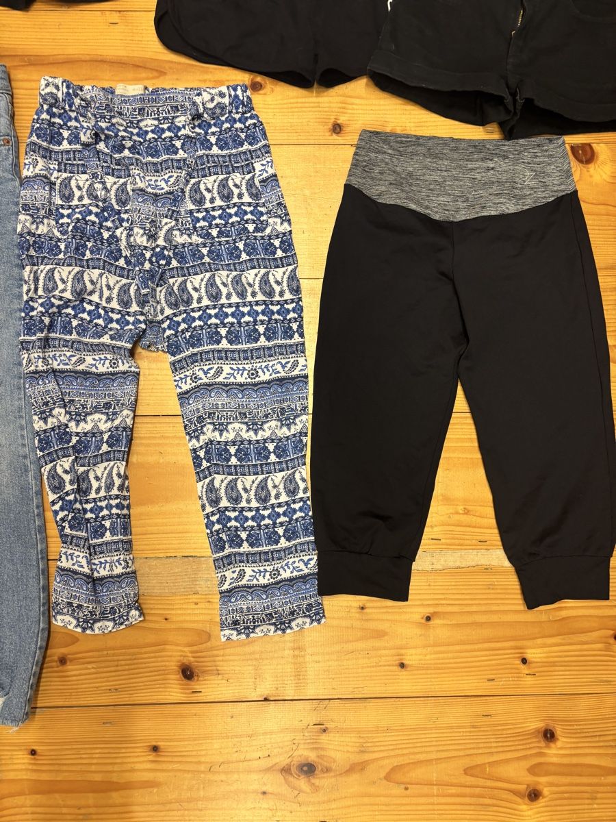 Lotti & Set di vestiti: Kleiderpaket Mädels, Grösse 146/152 – Usato da Büren an der Aare venduto da Nikito2001 4