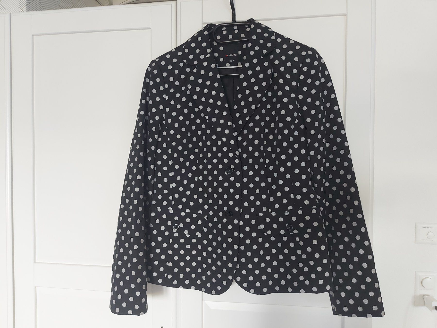 Jacken: Blazer Jacke gepunktet elegant 38 – Gebraucht aus Rüthi (Rheintal) von Boschacat