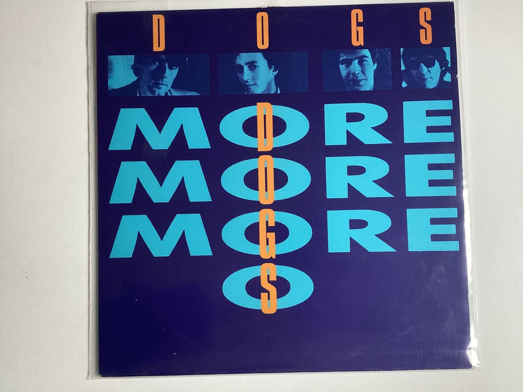 Vinyles: Dogs LP - More More More – D'occasion à Gutenswil par Hamzian