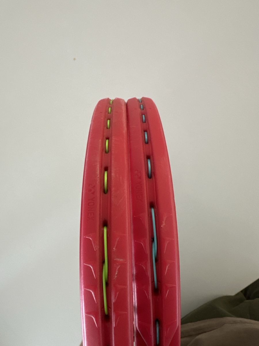 Yonex Raquettes: Yonex Vcore 100 Pro Stock – D'occasion à Adliswil par mbzero01 1