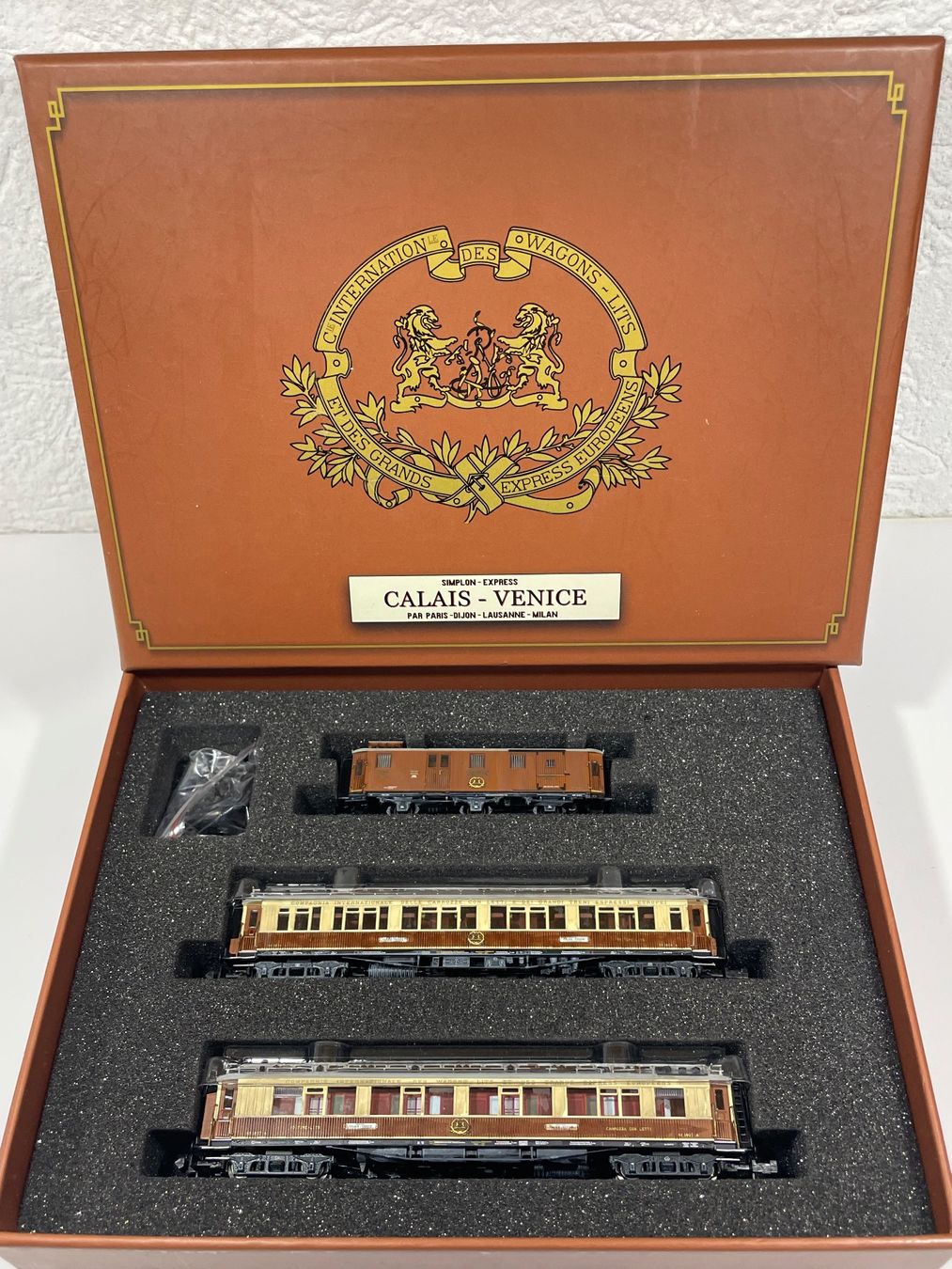 Hobbytrain Modellini di ferrovie: Hobbytrain H22102 3 teiliges Simplon-Express CIWL Set – Nuovo (secondo la descrizione) da Wilderswil venduto da Modellbahn-Shop-Moll