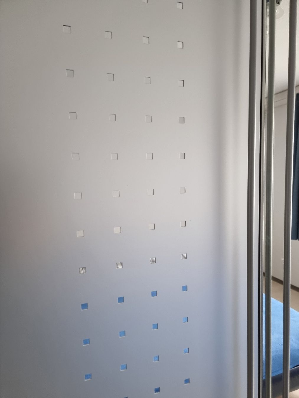 Armadi: Schlafzimmer Kleiderschrank grau/silber – Usato da Glarus venduto da azul434 4