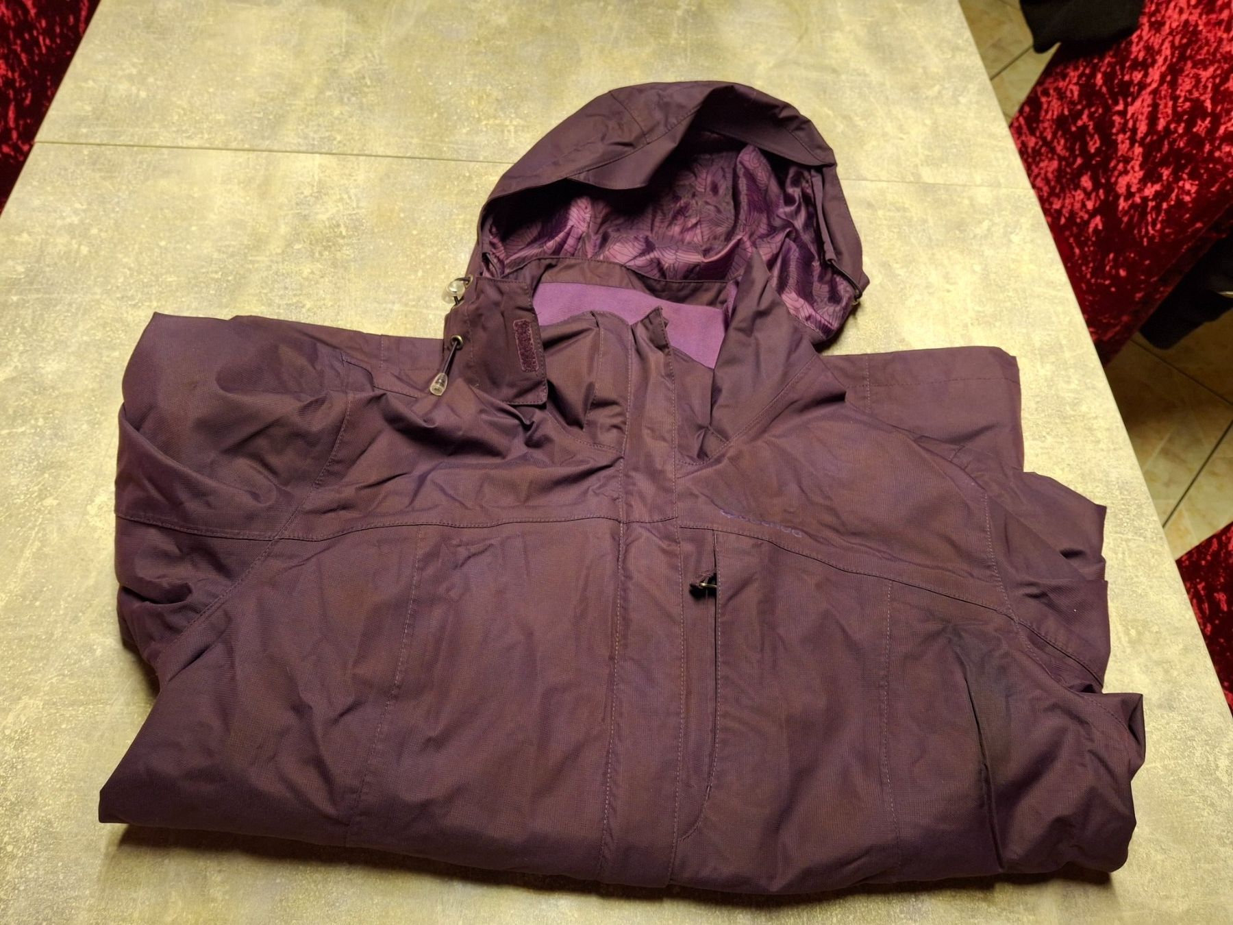 Decathlon Jacken: Veste avec capuchon taille M marque Quechua - Decathlon – Gebraucht aus Villiers von san_jn5w 9