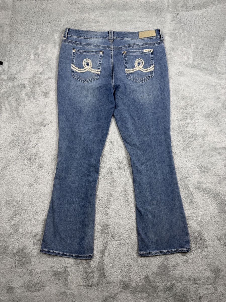 Jeans: Y2k style bootcut jeans – Gebraucht aus Erlinsbach SO von TogaResell