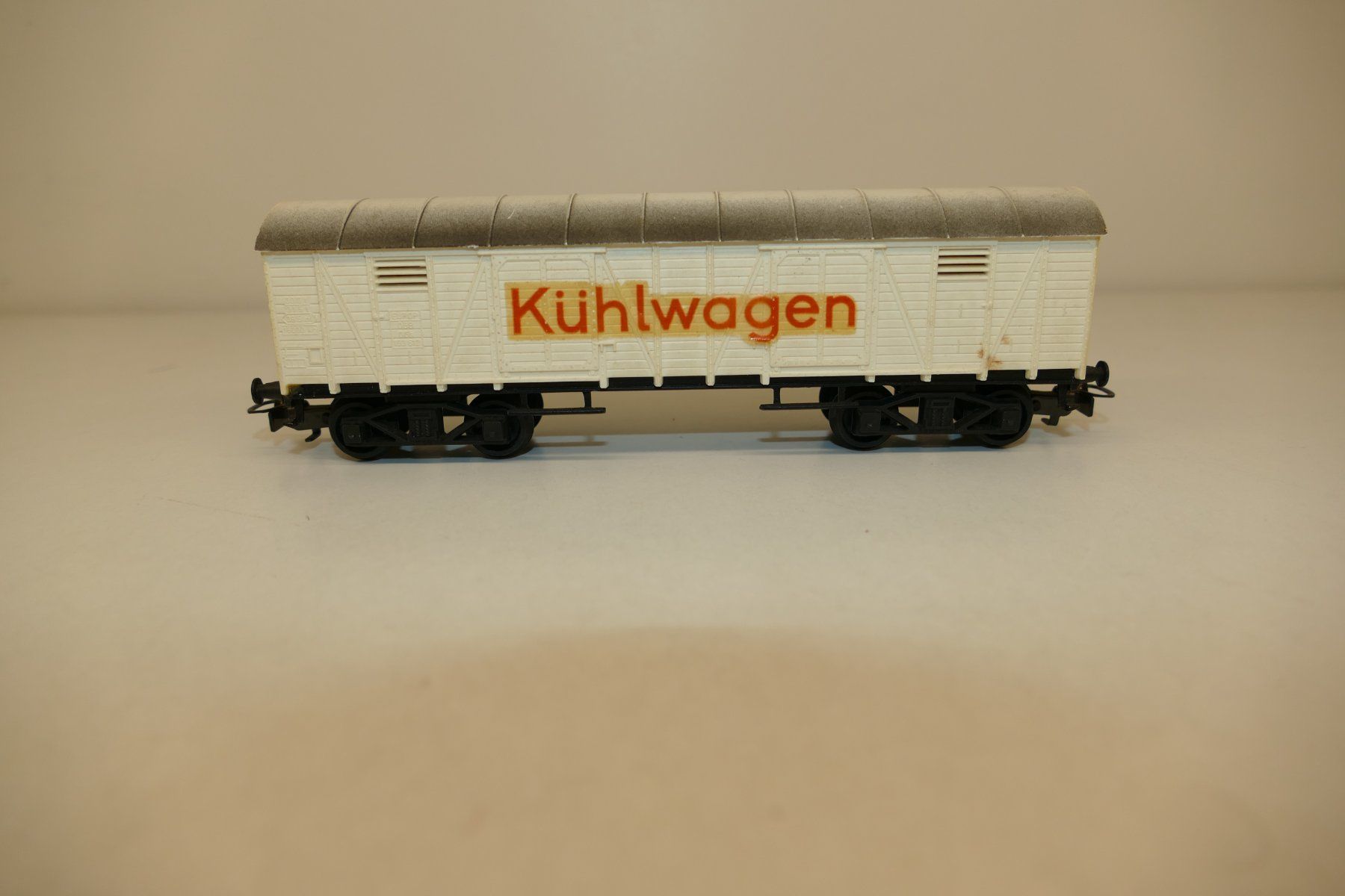 Kleinbahn Modellini di ferrovie: Kleinbahn H0: ÖBB Kühlwagen – Usato da Niederhasli venduto da rail-duerst