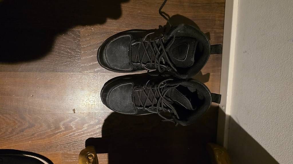 Herrenschuhe: Nike Manoa 17 Unisex Winterboots - Gr. 36 – Gebraucht aus Zürich von Tornadorey 1