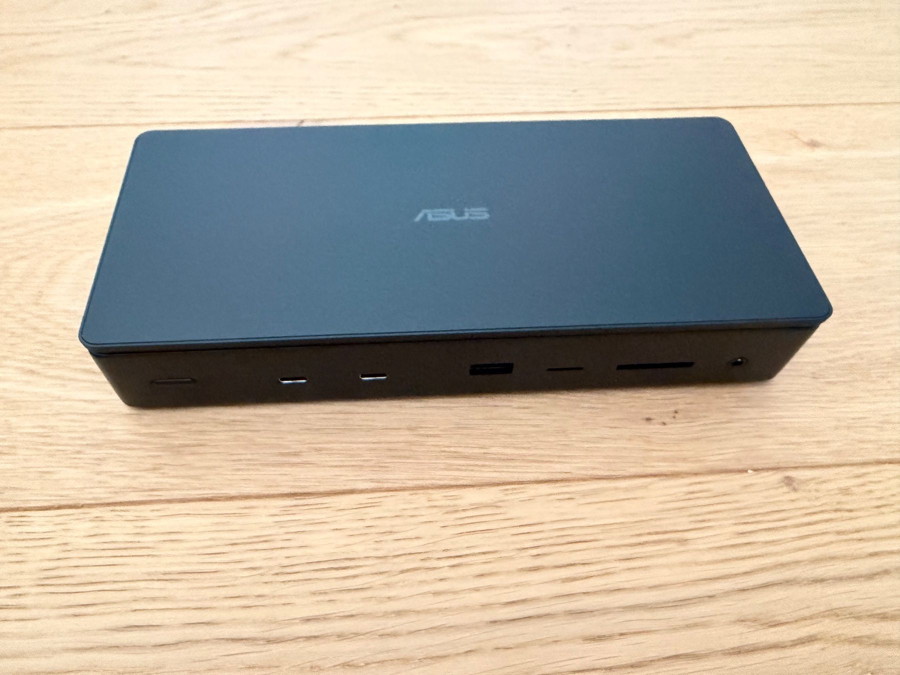 Asus Docking station: ASUS Dockingstation Master DC510 Thunderbolt 5 – Nuovo (secondo la descrizione) da Le Mont-sur-Lausanne venduto da Carl2k 1
