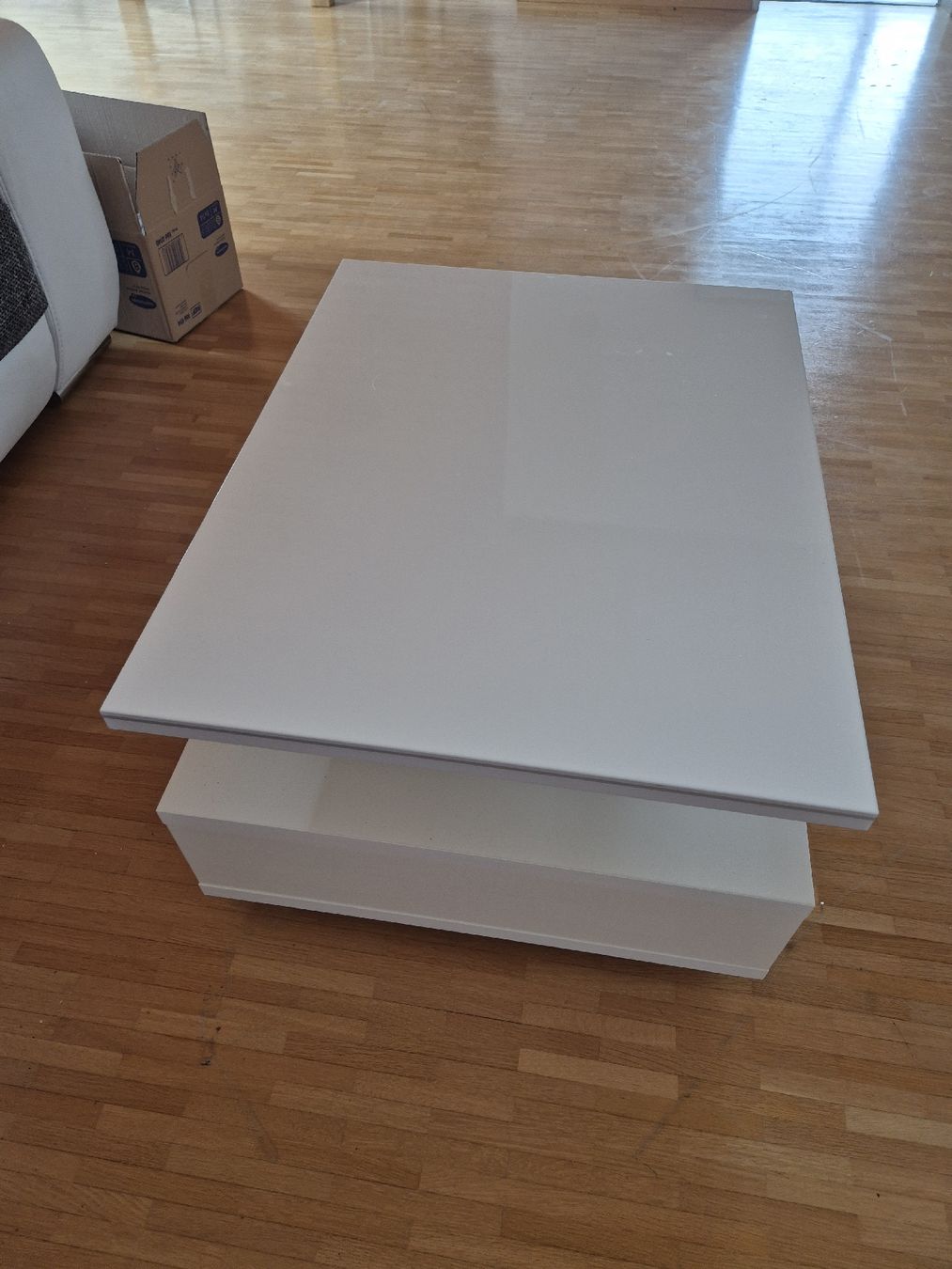 Tische: Wohnzimmer Tisch – Gebraucht aus Weinfelden von yan_9h9q 1