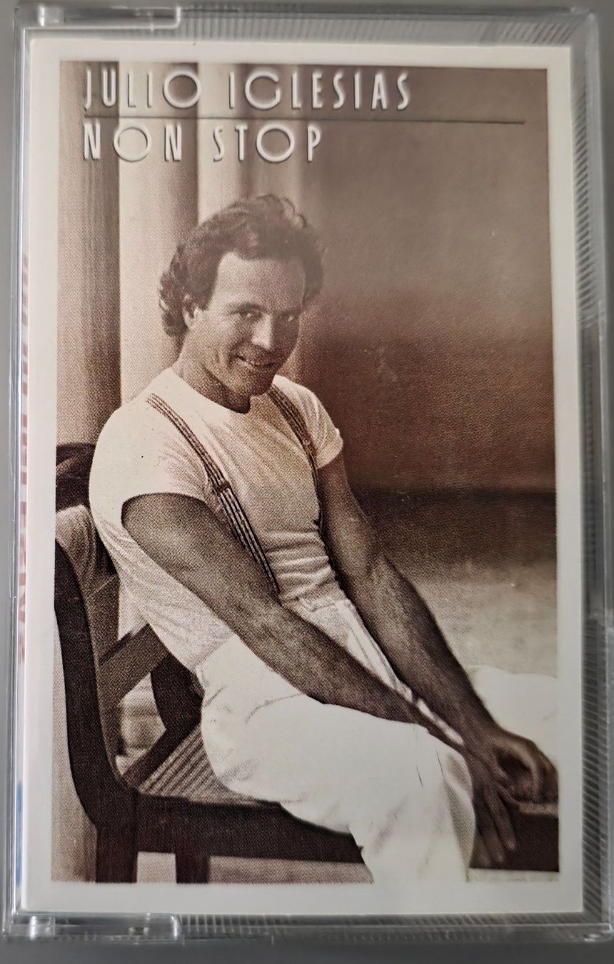 Musicassette: Julio Iglesias MC – Non-Stop – Usato da Root venduto da atelier22