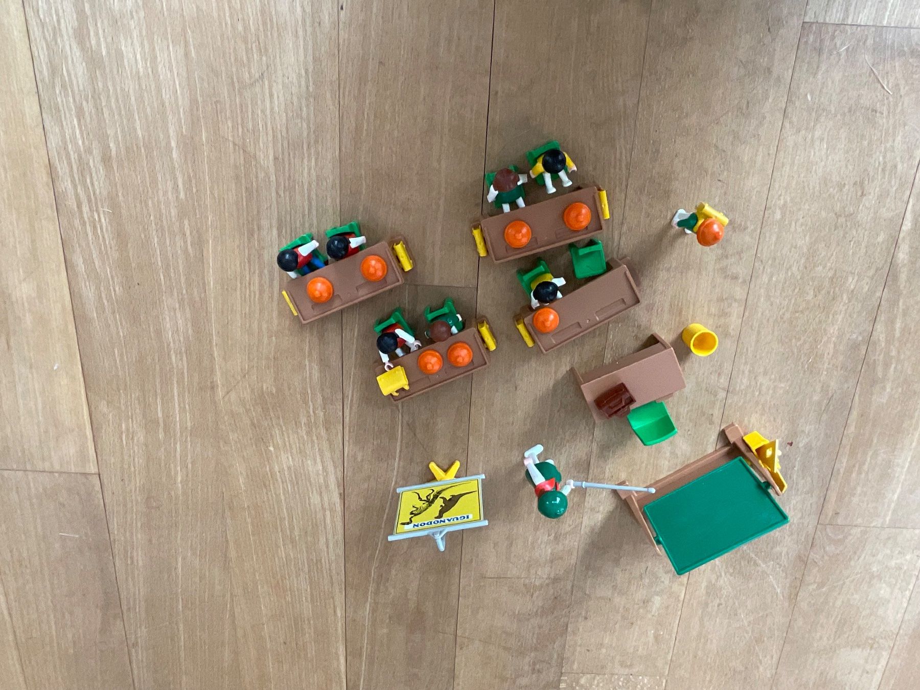 Playmobil Spielzeuge: Playmobil 3522 klassenzimmer – Gebraucht aus Zuerich von Valentine.cleusix 1