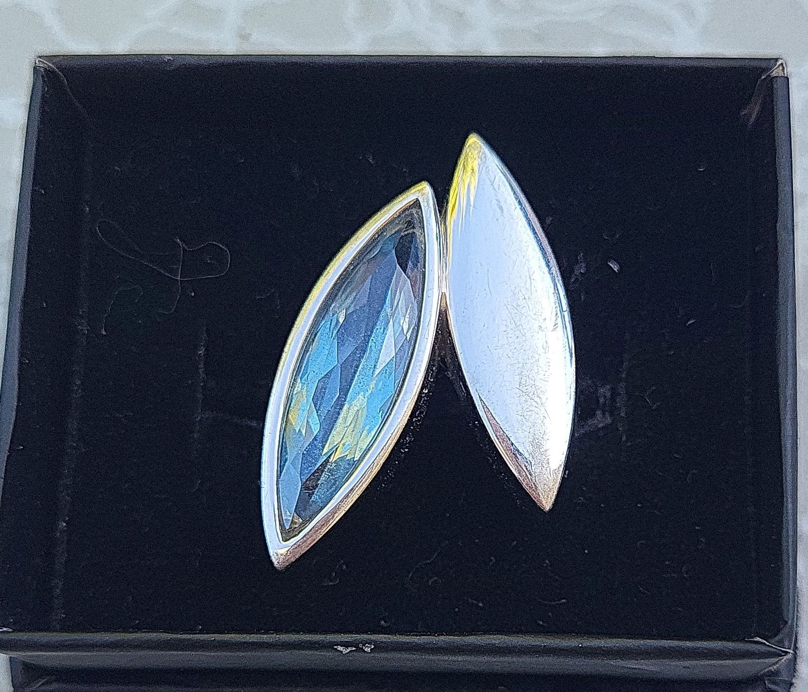 Anelli: Ring mit blauen Stein marquiseform  – Nuovo (secondo la descrizione) da Winterthur venduto da rab_tr8n