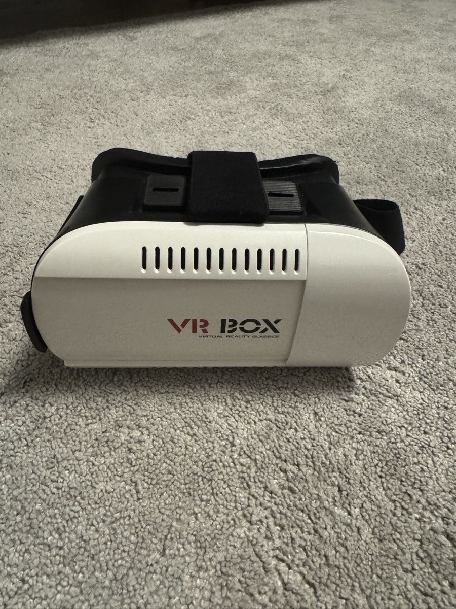 VR Brille: VR Box Virtual Reality Headset schwarz weiss gebraucht – Neu (gemäss Beschreibung) aus Zug von pav_q5f7
