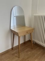 Coiffeuse moderne avec miroir