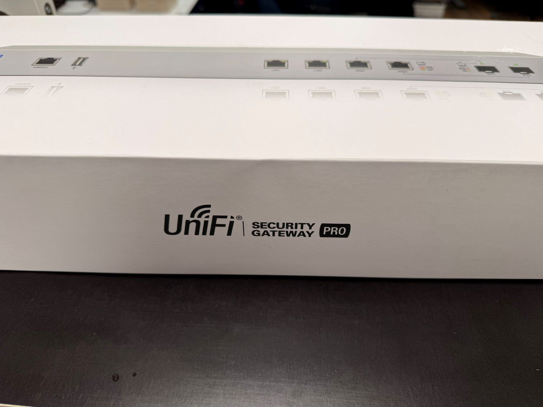 Pare-feu: USG-Pro-4: UniFi Security Gateway Pro 4 – Neuf avec emballage d'origine à Wil SG par gianon 1