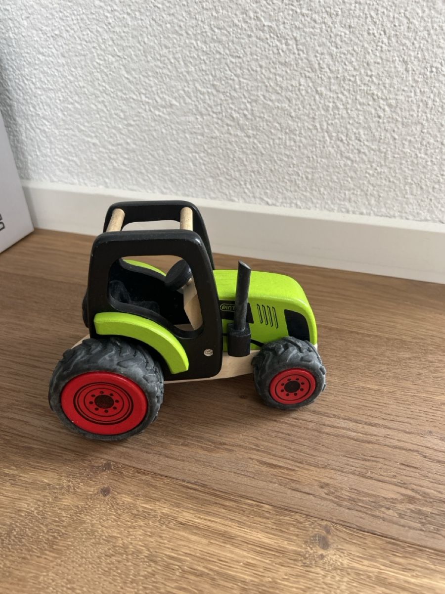 Giocattoli: Holzspielzeug Pintoy Traktor – Usato da Fischbach- Göslikon venduto da Rommel