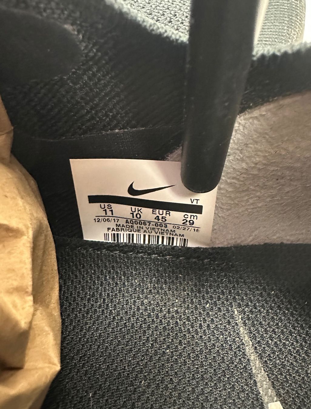 Nike Scarpe da uomo: Nike Epic React Flyknit Schwarz, Grösse 45 – Nuovo e nell'imballaggio originale da Basel venduto da D.plus 6